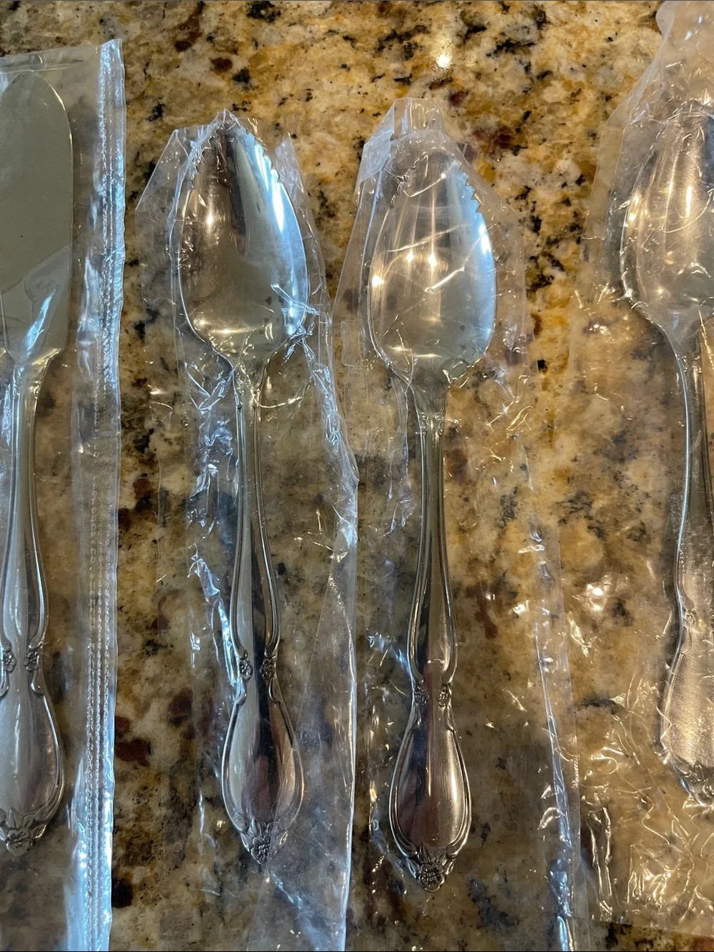 Oneida  Chatelaine Butter Knives & Grapefruit spoons
